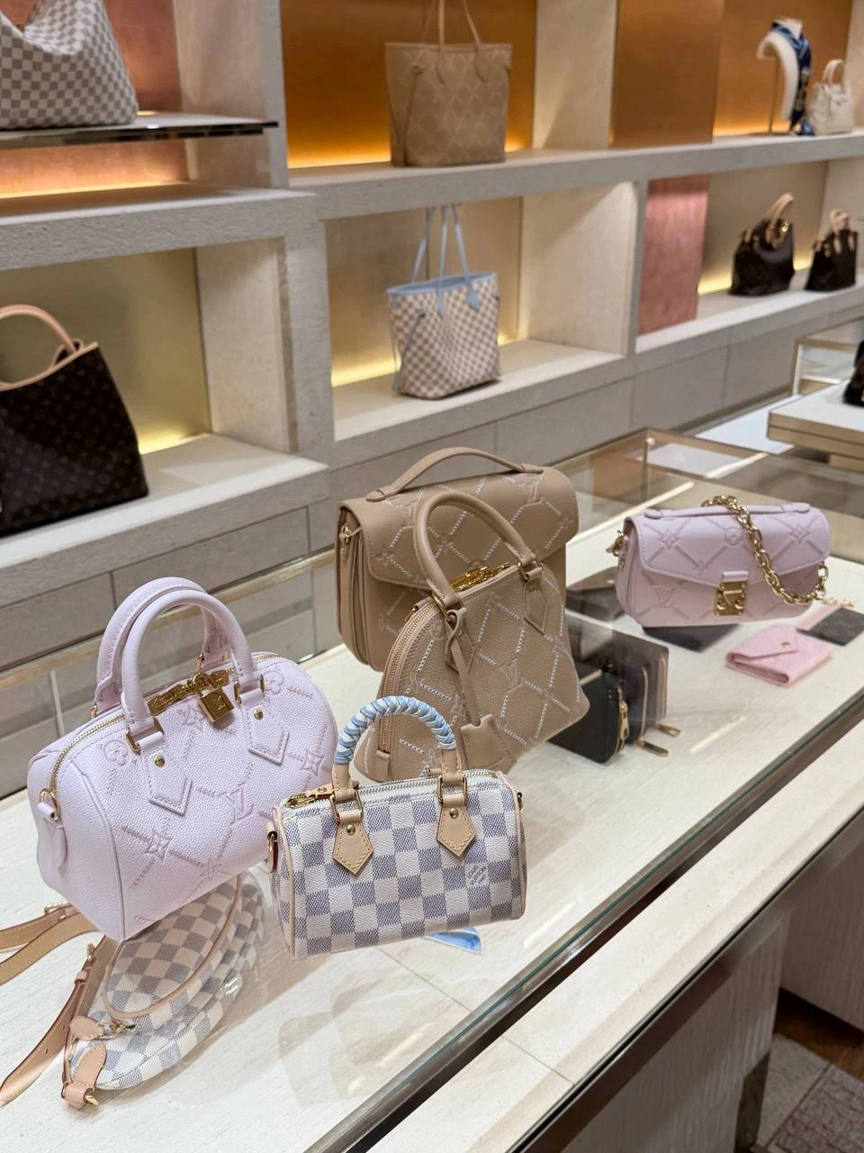 Покупка Louis Vuitton в России через байера