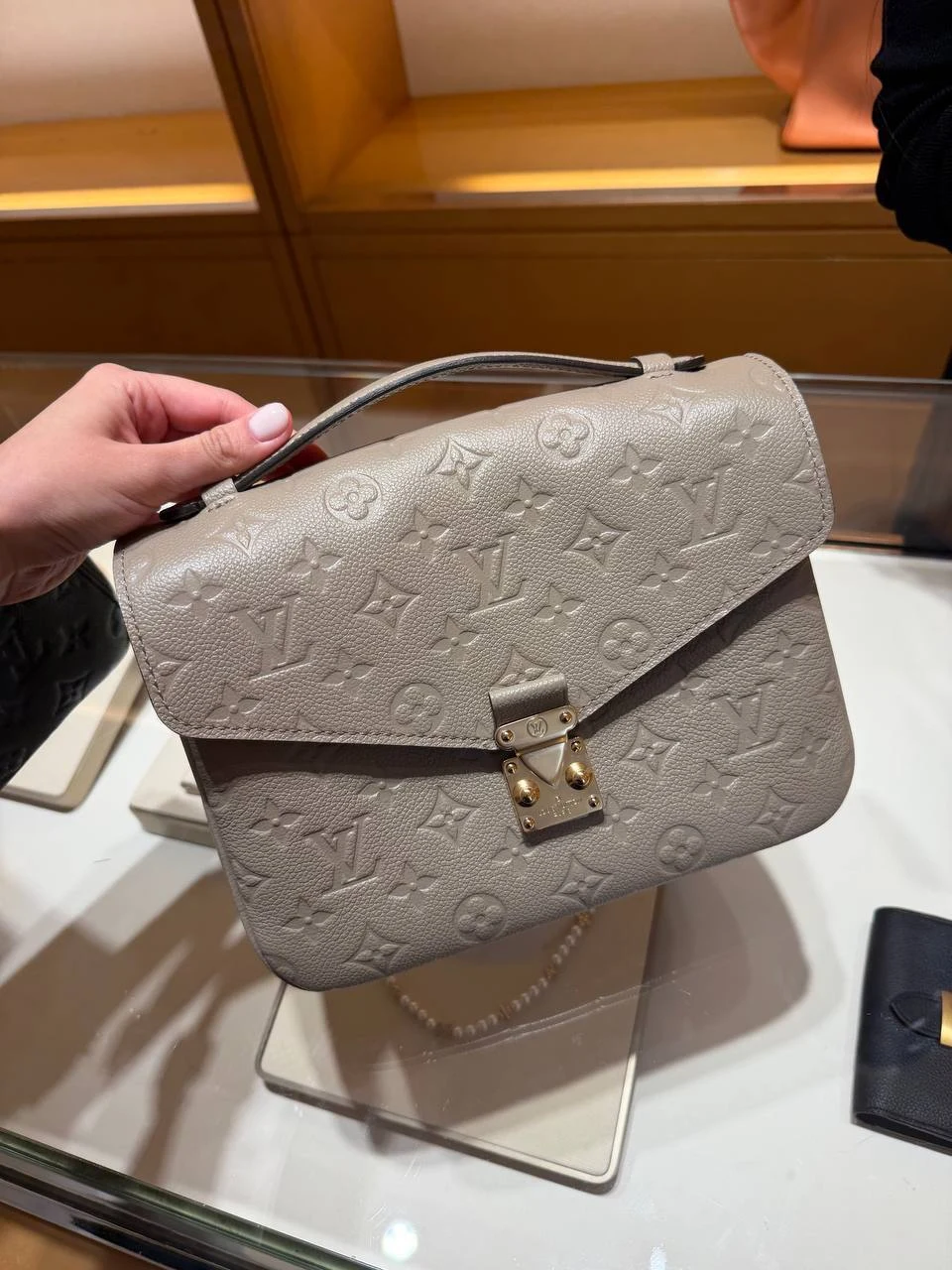 Актуальные модели Louis Vuitton — фото 1702