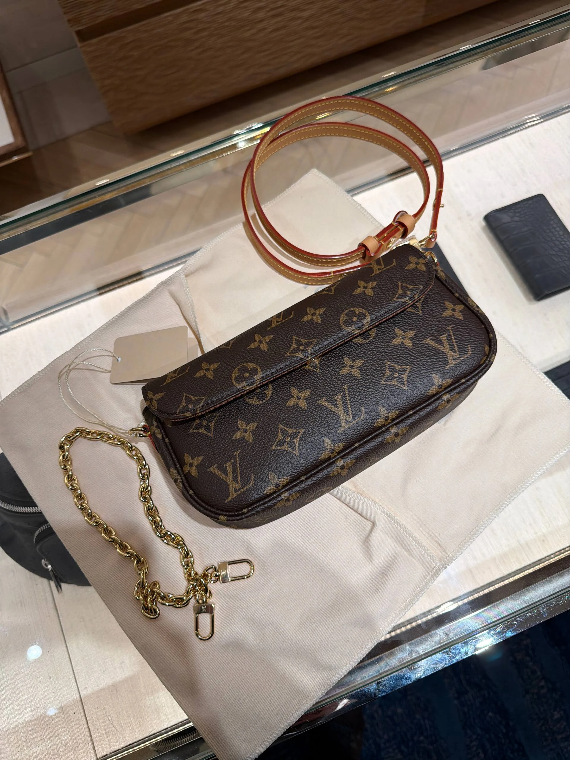 Актуальные модели Louis Vuitton — фото 1703