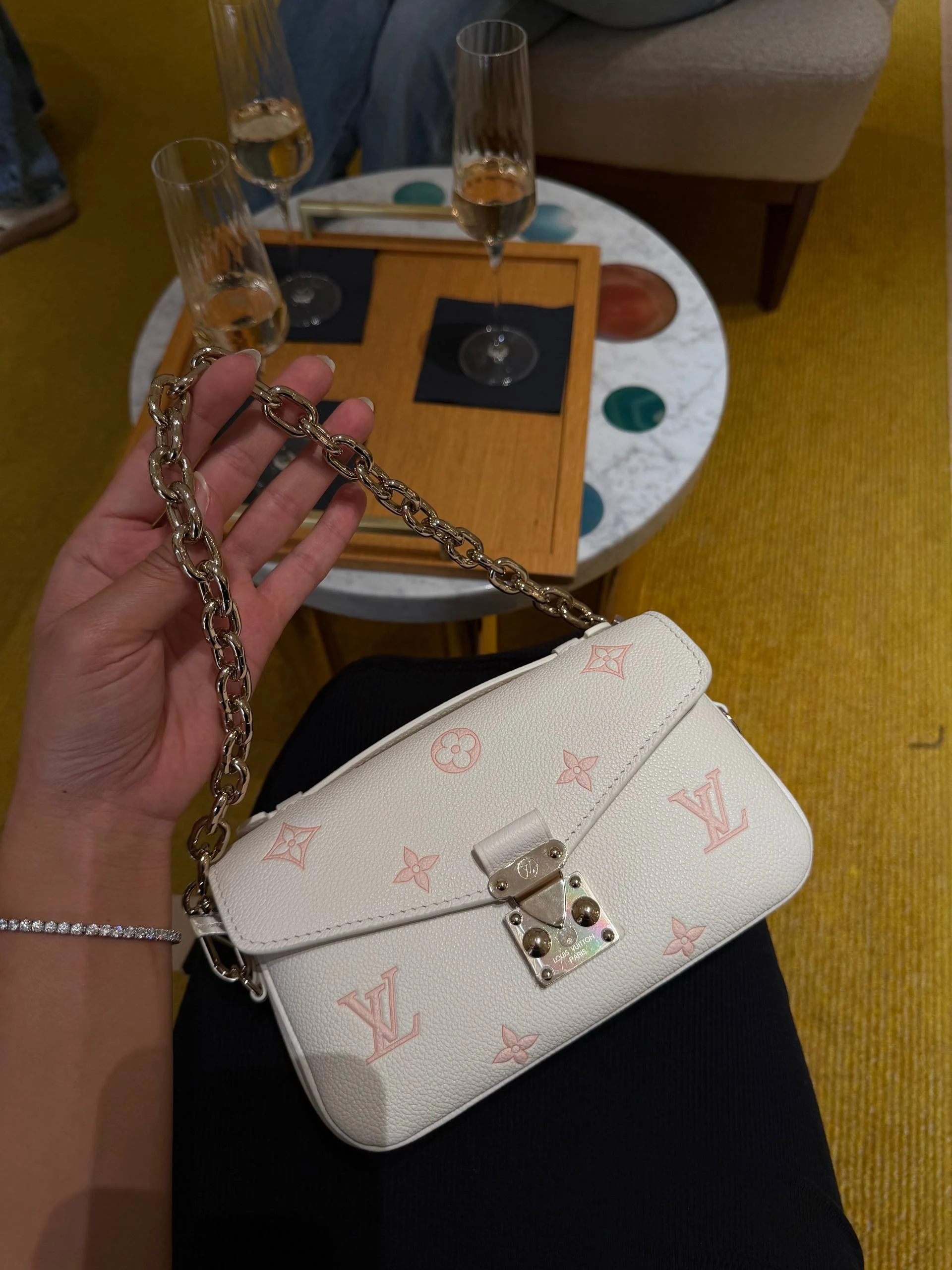 Актуальные модели Louis Vuitton — фото 1710