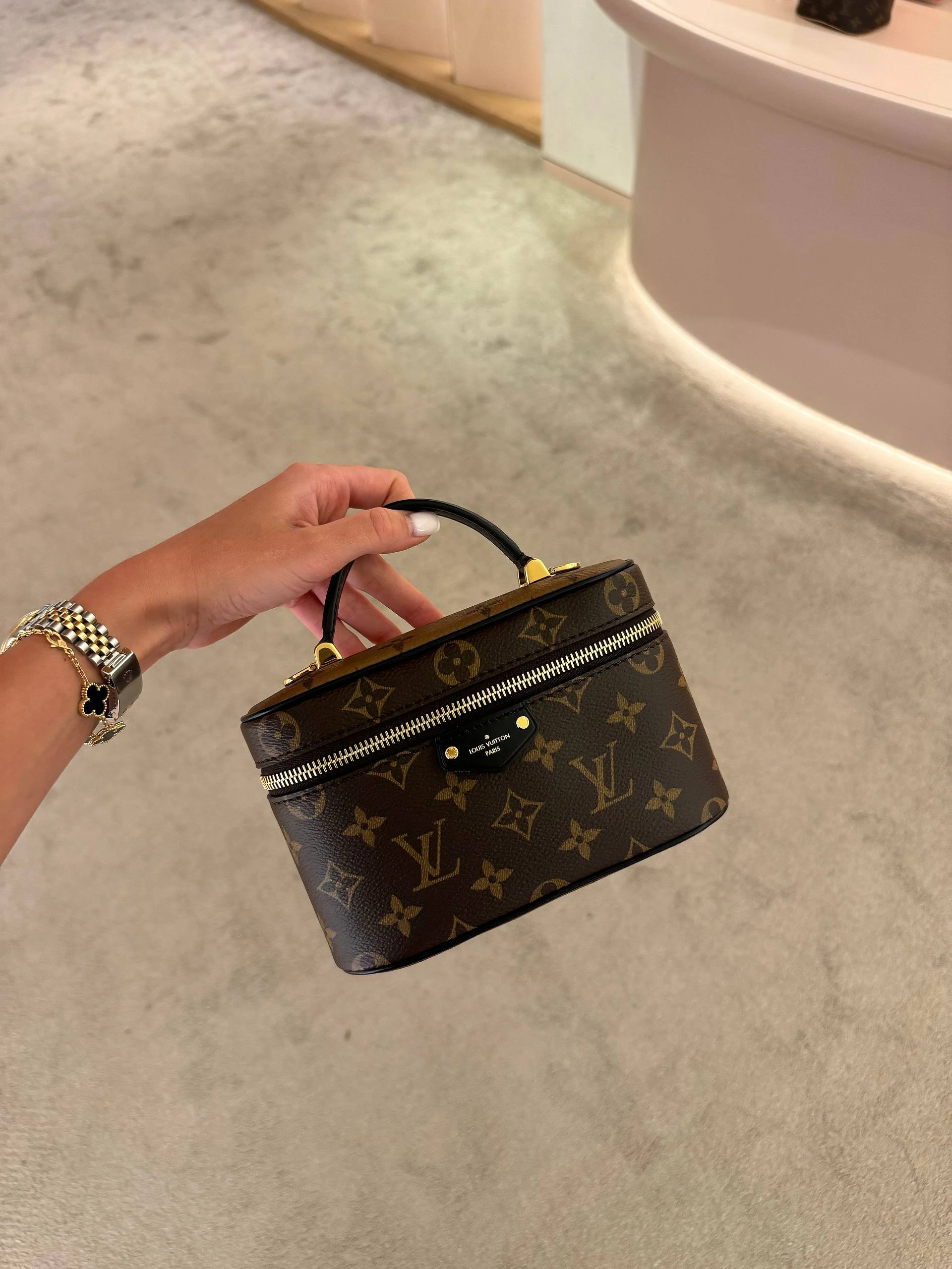 Индивидуальный сервис заказа Louis Vuitton