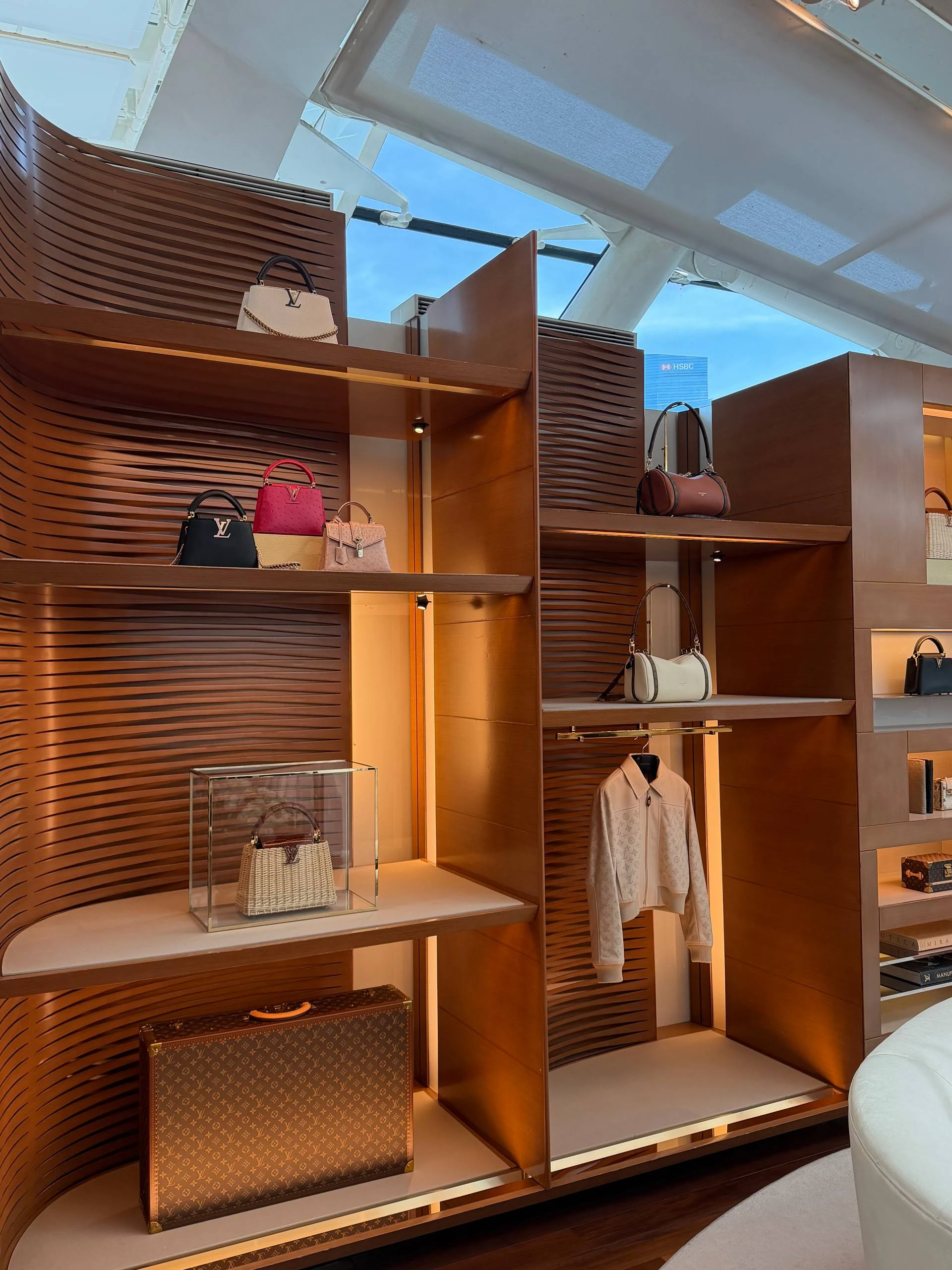 Заказать сумку Louis Vuitton через байера